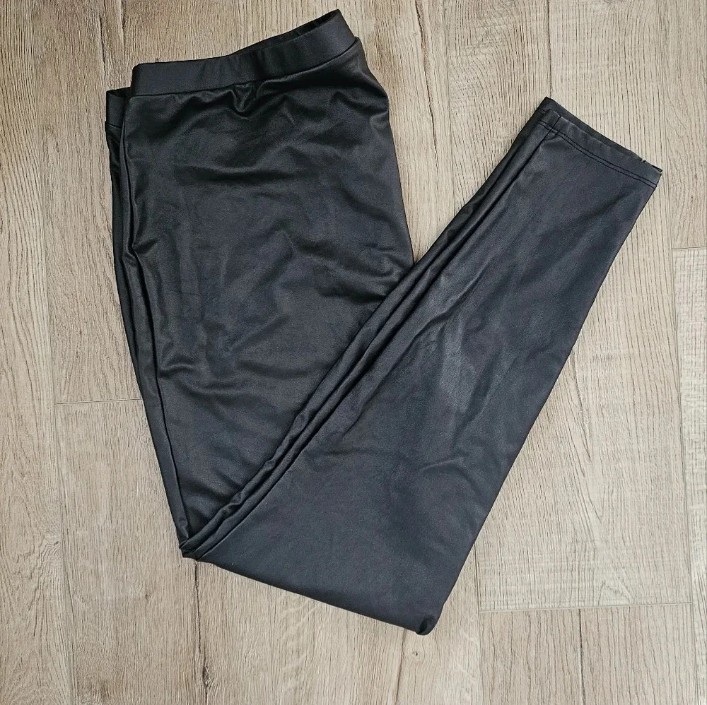 Torrid Faux Leather Leggings Size 2 Black High Rise Stretch